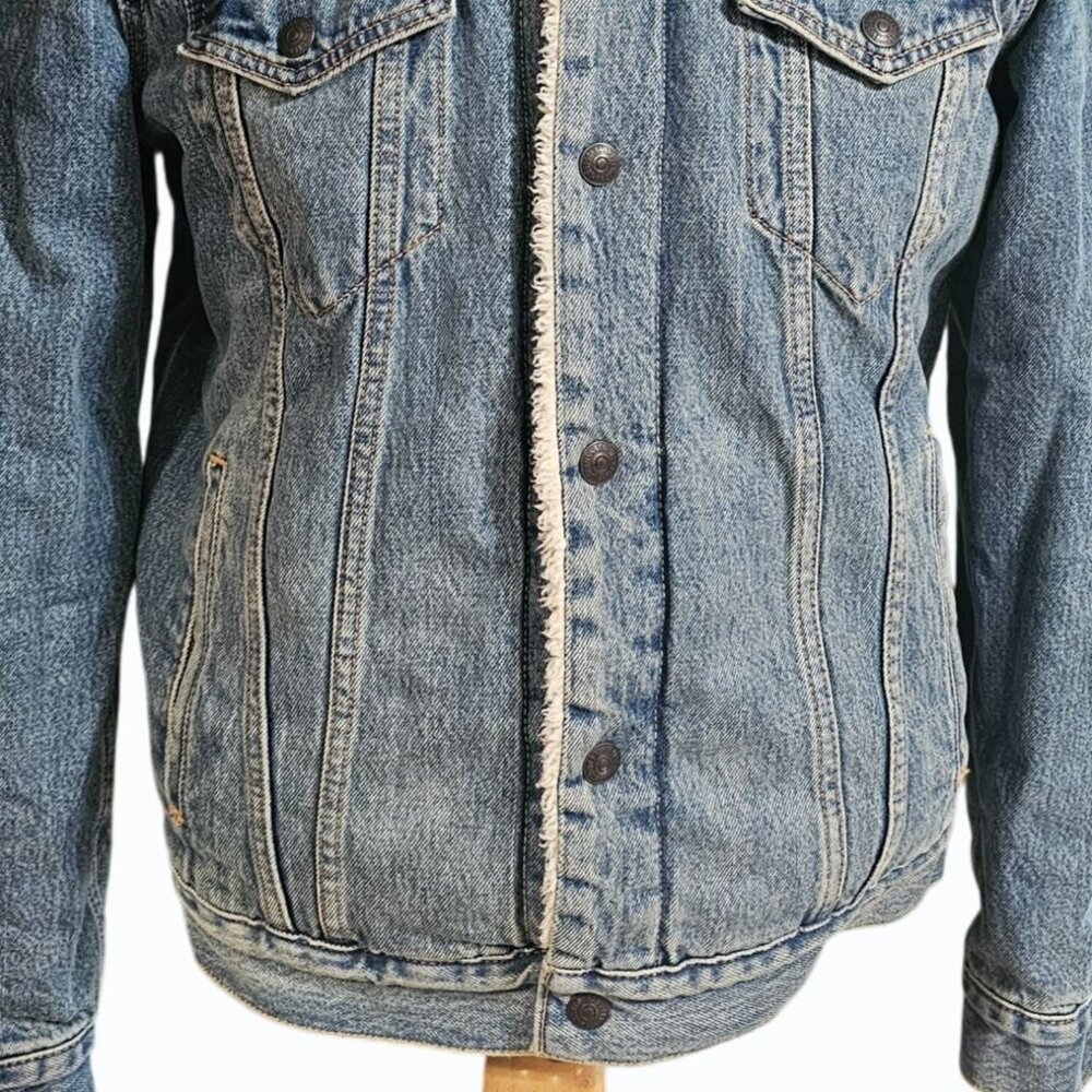 Levis Mens Sherpa-Lined Denim Trucker Jacket Blue Medium Warm Casual Outerwear - Picture 4 of 15